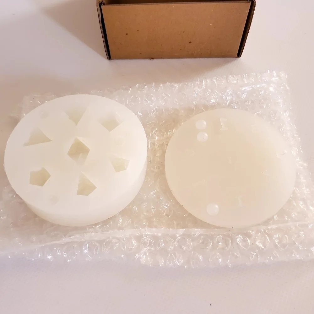 Silicone Dice Mold, Makes 7 Role Playing Game Dice NIP